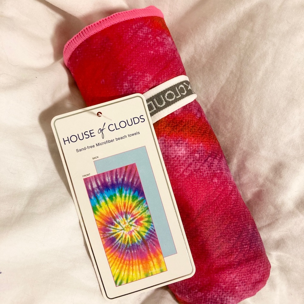 Beach Towel -sand free - Tie dye- House of Clouds -microfiber - NWT